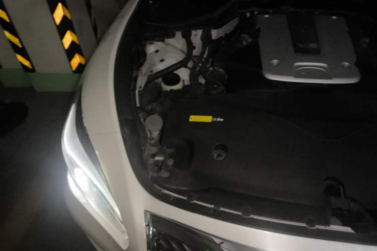Used Infiniti Q70 2015 Q70L 2.5L Elite Edition Engine Bay Right