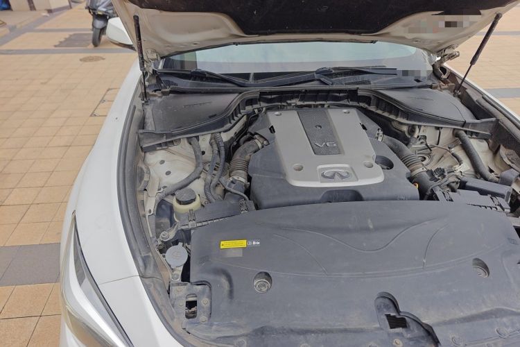 Used Infiniti Q70 2015 Q70L 2.5L Elite Edition Engine Bay Right