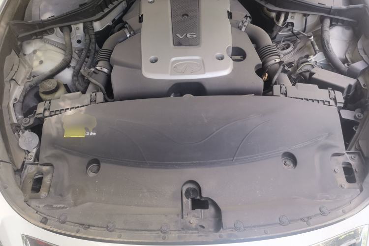 Used Infiniti Q70 2015 Q70L 2.5L Elite Edition Engine Bay