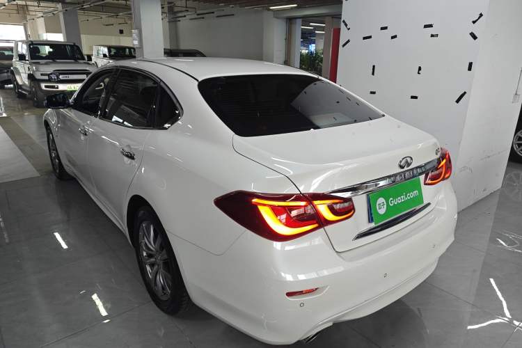 Used Infiniti Q70 2015 Q70L 2.5L Elite Edition Exterior 2