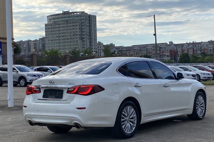 Used Infiniti Q70 2015 Q70L 2.5L Enjoyment Edition Exterior 5