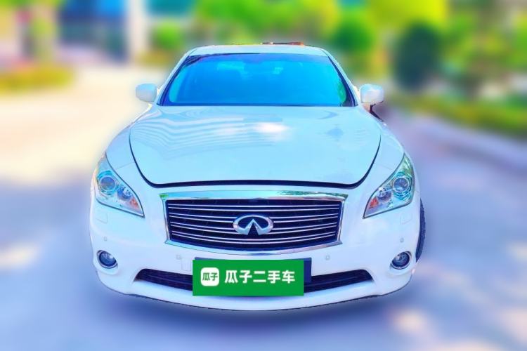 Used Infiniti Q70  Front