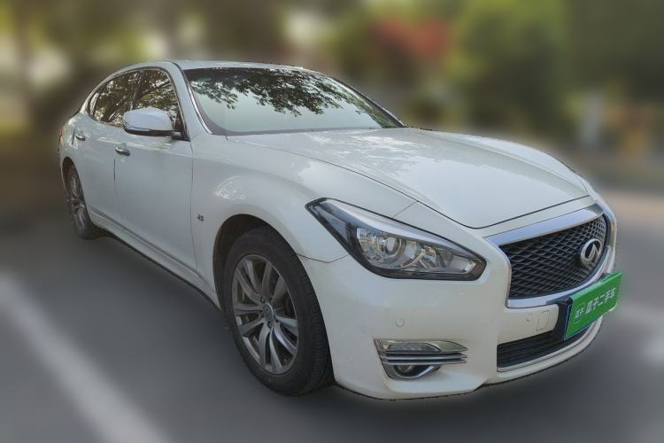 Used Infiniti Q70 2015 Q70L 2.5L Elite Edition Front Right 45 Deg