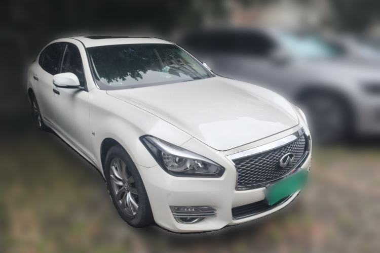 Used Infiniti Q70 2015 Q70L 2.5L Elite Edition Front Right 45 Deg