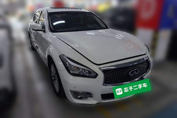 Used Infiniti Q70 2015 Q70L 2.5L Enjoyment Edition Front Right 45 Deg