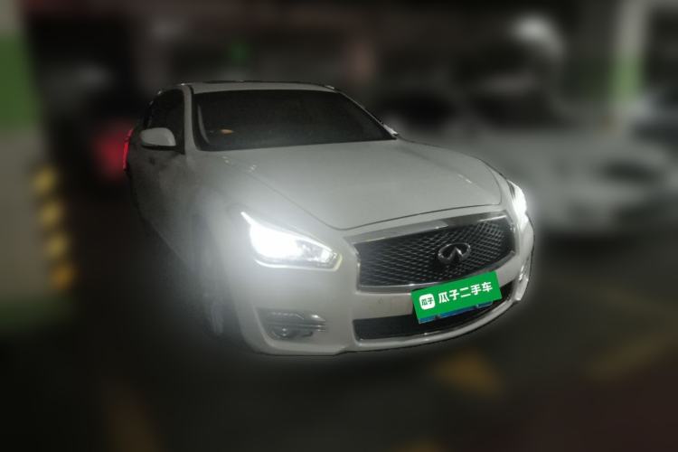 Used Infiniti Q70 2015 Q70L 2.5L Elite Edition Front Right 45 Deg