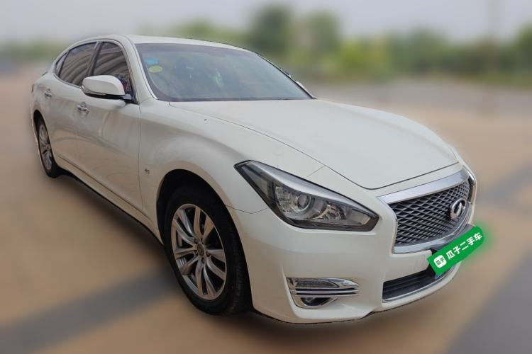 Used Infiniti Q70 2015 Q70L 2.5L Elite Edition Front Right 45 Deg