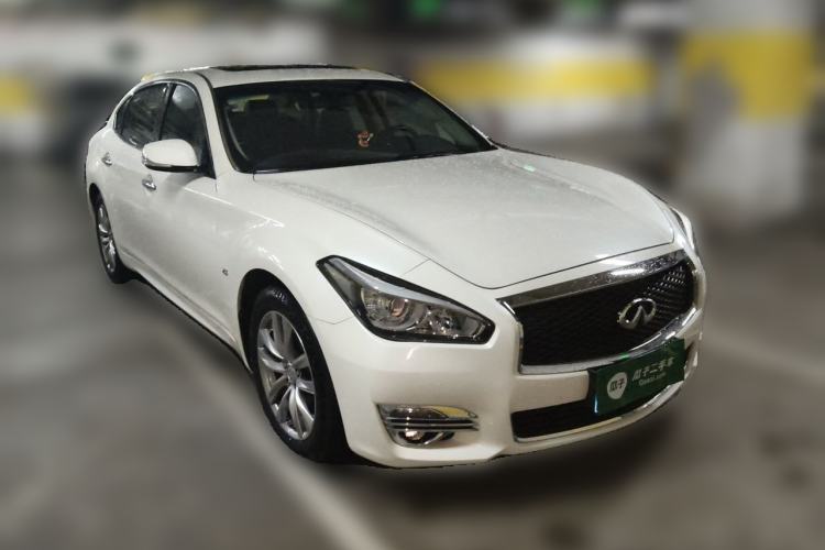 Used Infiniti Q70 2015 Q70L 2.5L Elite Edition Front Right 45 Deg