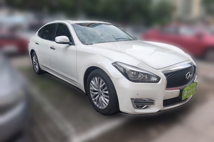 Used Infiniti Q70 2015 Q70L 2.5L Enjoyment Edition Front Right 45 Deg