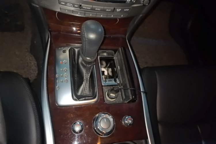 Used Infiniti Q70 2015 Q70L 2.5L Enjoyment Edition Gear Lever