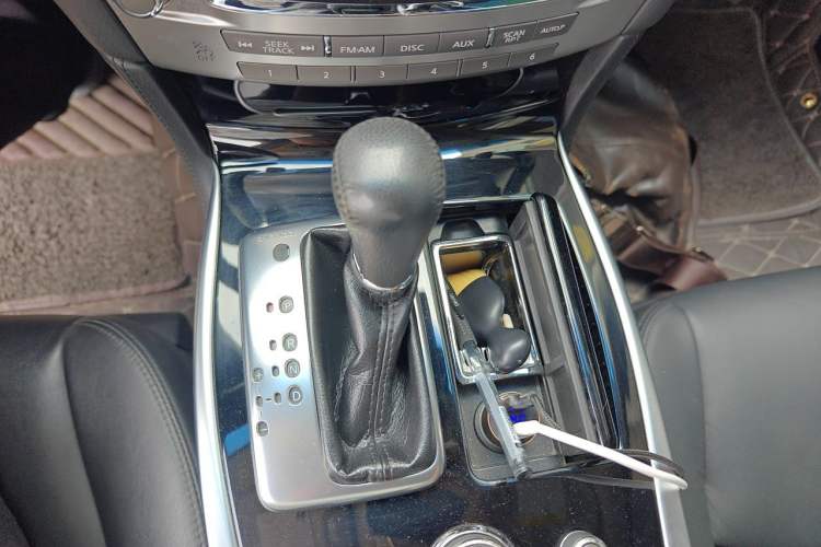 Used Infiniti Q70 2015 Q70L 2.5L Elite Edition Gear Lever