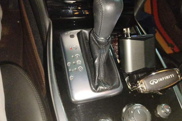 Used Infiniti Q70 2015 Q70L 2.5L Elite Edition Gear Lever