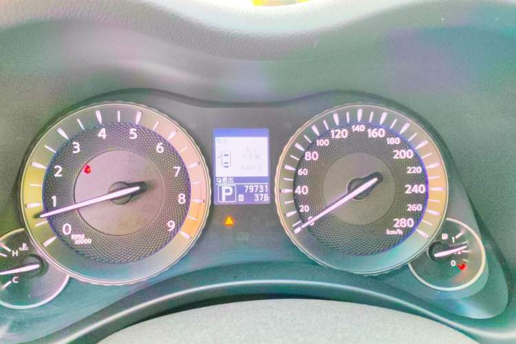 Used Infiniti Q70  Instrument Cluster