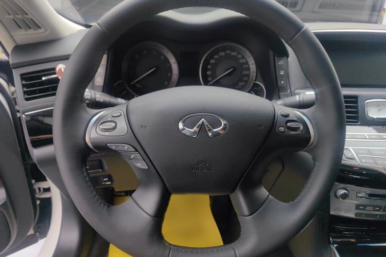 Used Infiniti Q70 2015 Q70L 2.5L Elite Edition Interior 4