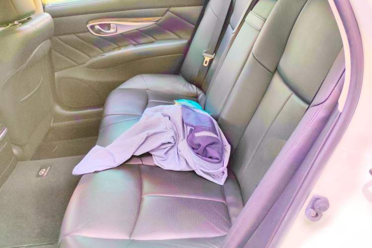 Used Infiniti Q70  Left Rear Seat