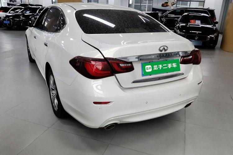 Used Infiniti Q70 2015 Q70L 2.5L Elite Edition Left Side