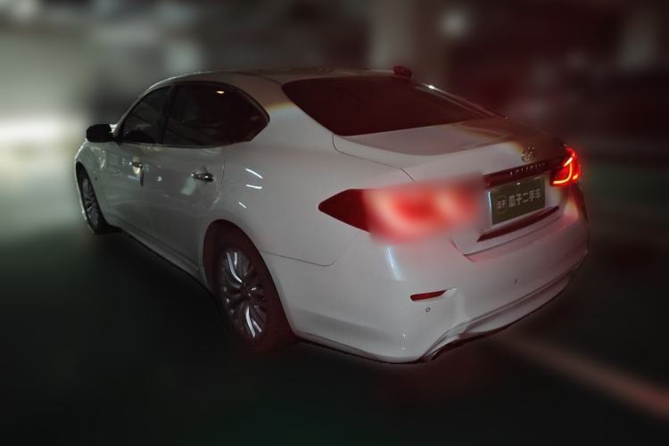 Used Infiniti Q70 2015 Q70L 2.5L Luxury Edition Rear Left 45 Deg