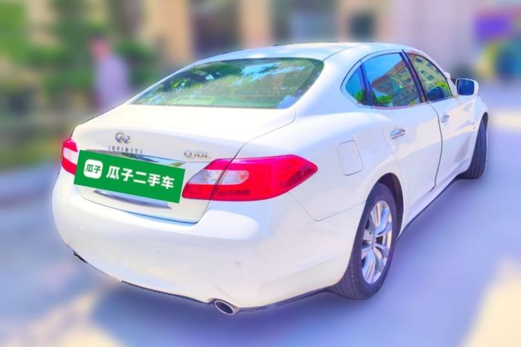 Used Infiniti Q70  Rear Right 45 Deg