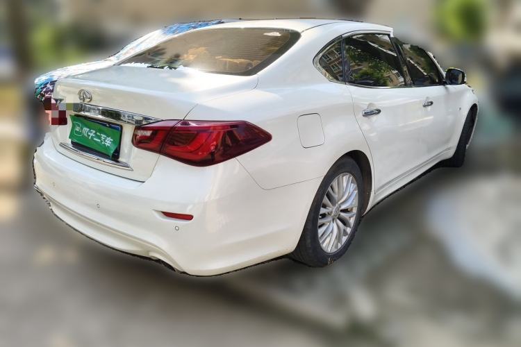 Used Infiniti Q70 2015 Q70L 2.5L Enjoyment Edition Rear Right 45 Deg