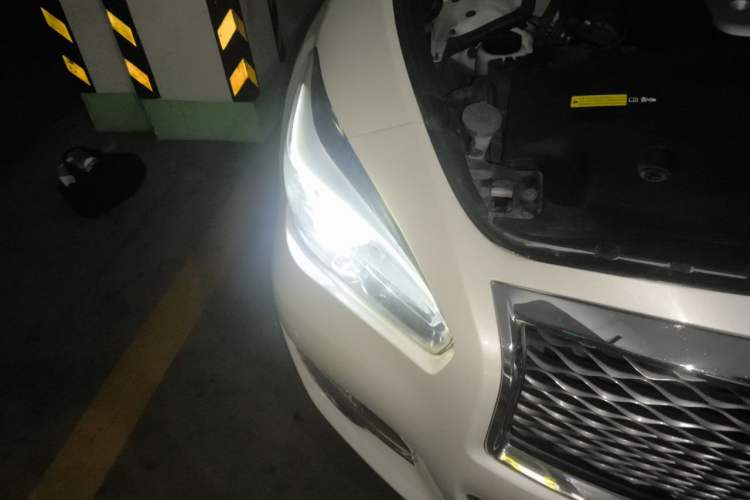 Used Infiniti Q70 2015 Q70L 2.5L Elite Edition Right Front Headlight