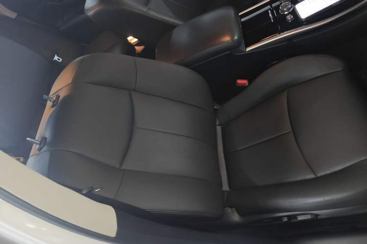 Used Infiniti Q70 2015 Q70L 2.5L Elite Edition Right Front Seat