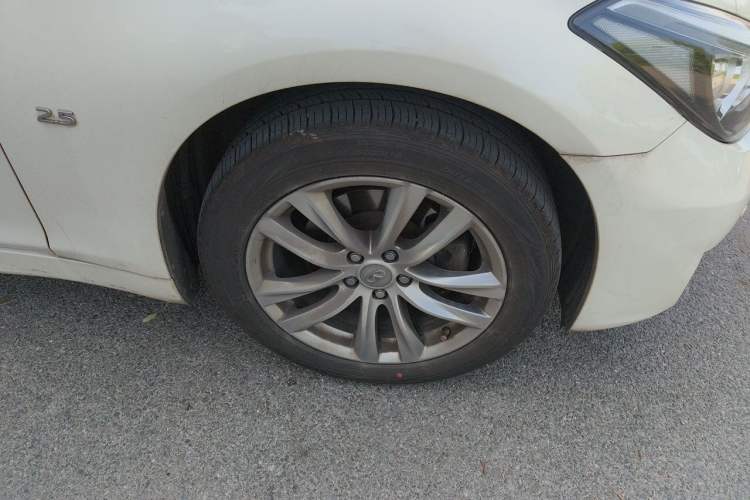 Used Infiniti Q70 2015 Q70L 2.5L Elite Edition Right Front Wheel Hub