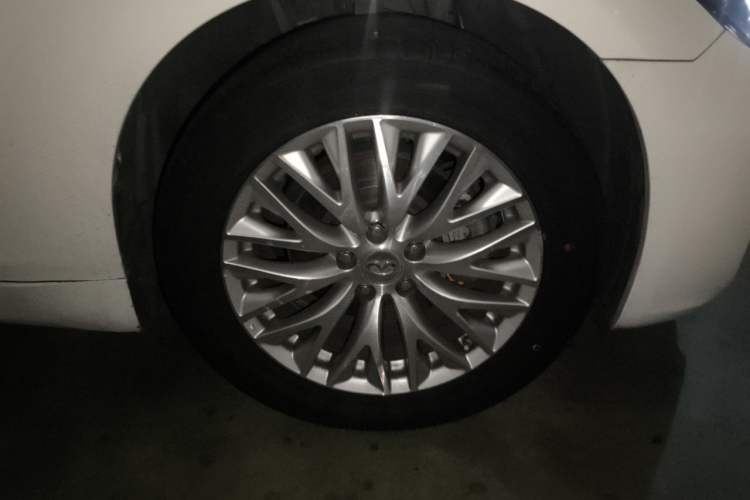 Used Infiniti Q70 2015 Q70L 2.5L Elite Edition Right Front Wheel Hub