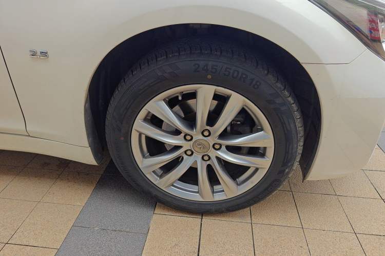 Used Infiniti Q70 2015 Q70L 2.5L Elite Edition Right Front Wheel Hub