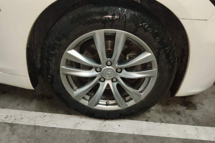 Used Infiniti Q70 2015 Q70L 2.5L Elite Edition Right Front Wheel Hub