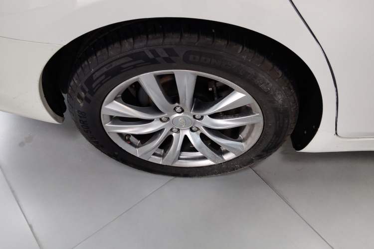 Used Infiniti Q70 2015 Q70L 2.5L Elite Edition Right Rear Wheel Hub