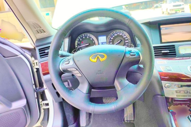 Used Infiniti Q70  Steering Wheel