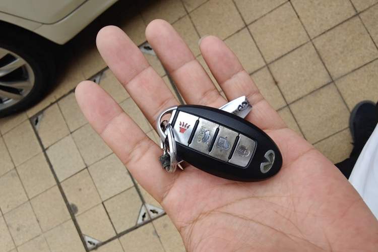 Used Infiniti Q70 2015 Q70L 2.5L Elite Edition Vehicle Key