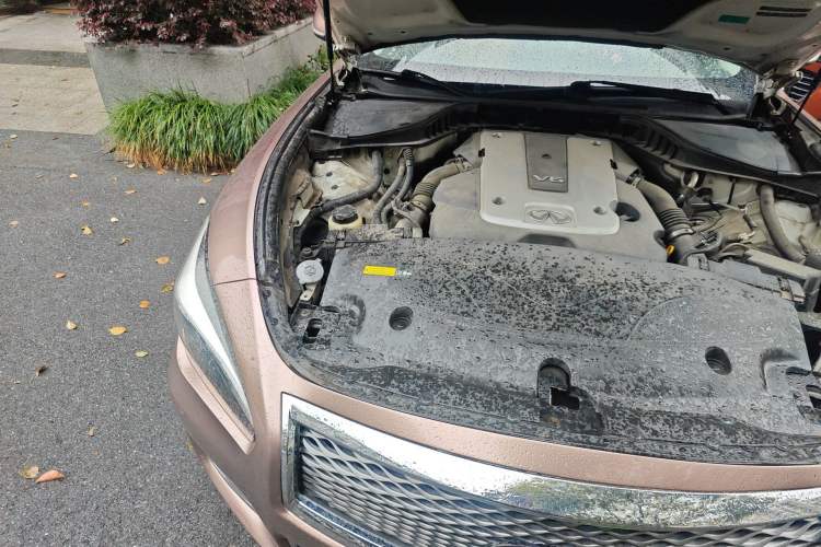 Used Infiniti Q70 2015 Q70L 2.5L Elite Edition Engine Bay Right