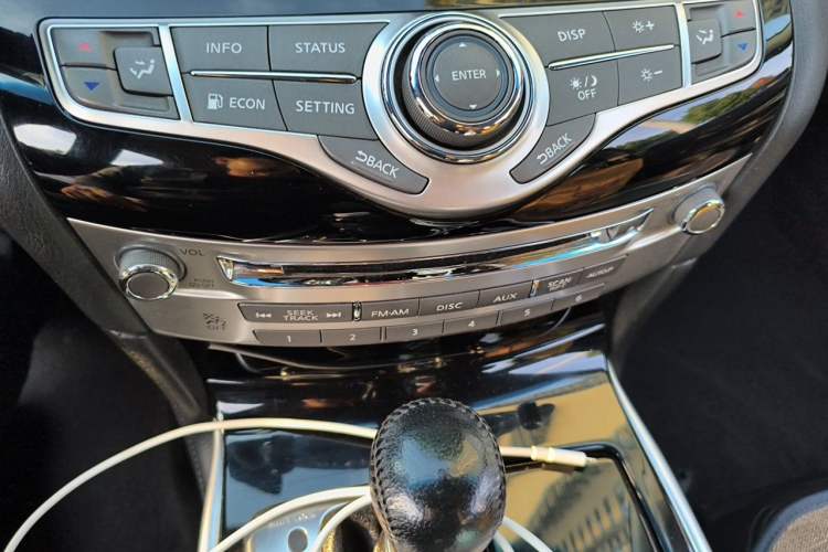 Used Infiniti Q70 2017 Q70L 2.5L Enjoyment Edition Audio And AC Panel