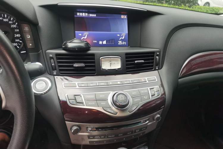 Used Infiniti Q70 2017 Q70L 2.5L Enjoyment Edition Audio And AC Panel