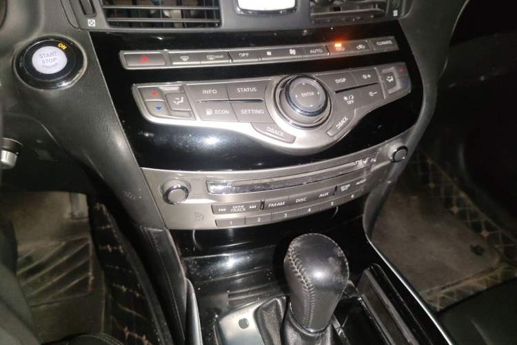 Used Infiniti Q70 2017 Q70L 2.5L Elite Edition Audio And AC Panel