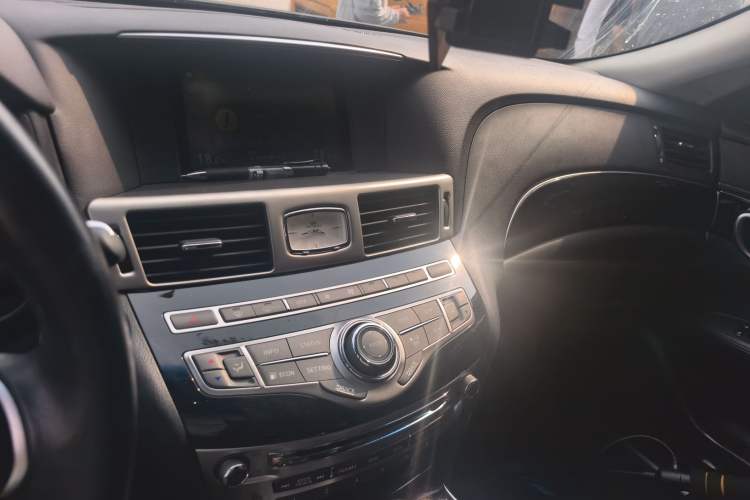 Used Infiniti Q70 2017 Q70L 2.5L Elite Edition Audio And AC Panel
