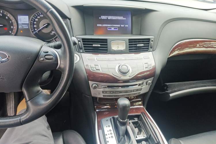 Used Infiniti Q70 2017 Q70L 2.5L Elite Edition Audio And AC Panel