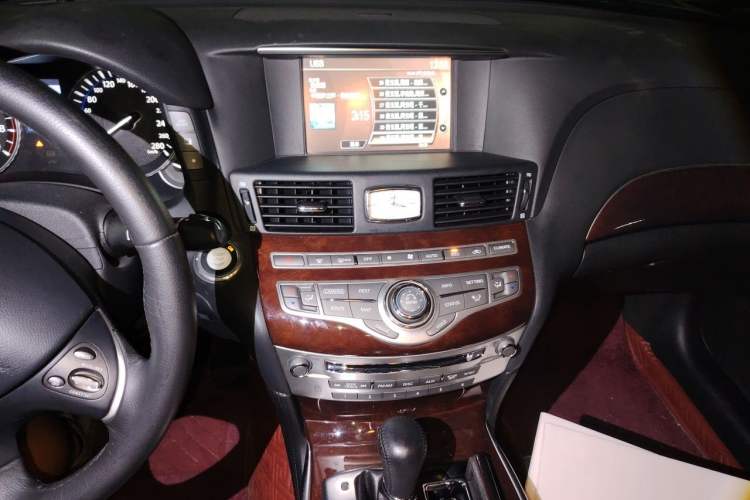 Used Infiniti Q70 2017 Q70L 2.5L Enjoyment Edition Audio And AC Panel