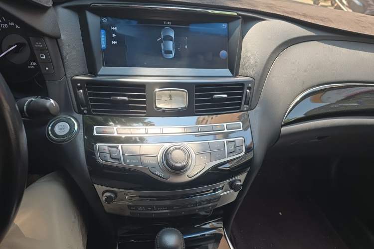 Used Infiniti Q70 2017 Q70L 2.5L Elite Edition Audio And AC Panel