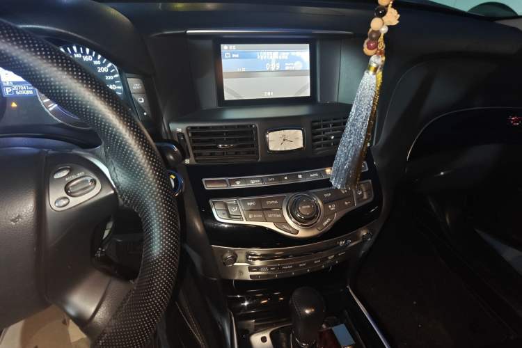 Used Infiniti Q70 2017 Q70L 2.5L Elite Edition Audio And AC Panel