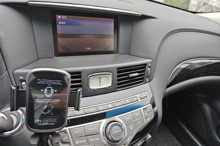 Used Infiniti Q70 2017 Q70L 2.5L Elite Edition Audio And AC Panel