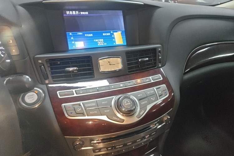 Used Infiniti Q70 2017 Q70L 2.5L Enjoyment Edition Audio And AC Panel
