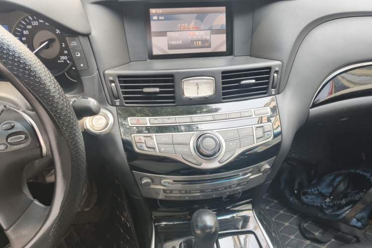 Used Infiniti Q70 2017 Q70L 2.5L Elite Edition Audio And AC Panel