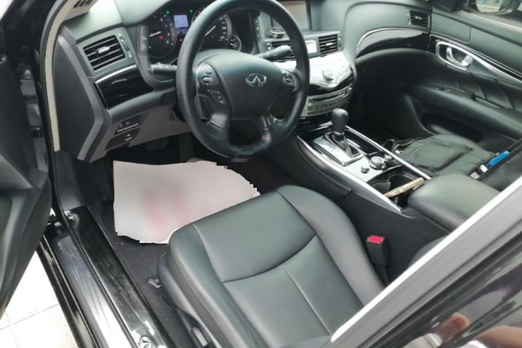 Used Infiniti Q70 2017 Q70L 2.5L Elite Edition Center Console