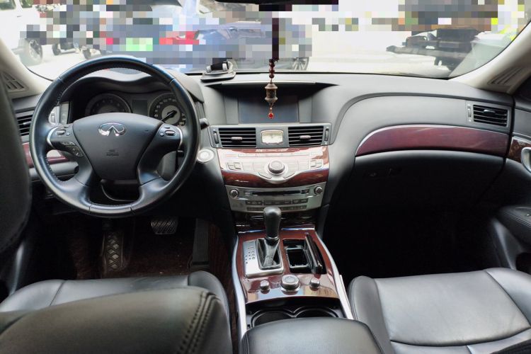 Used Infiniti Q70 2017 Q70L 2.5L Enjoyment Edition Center Console