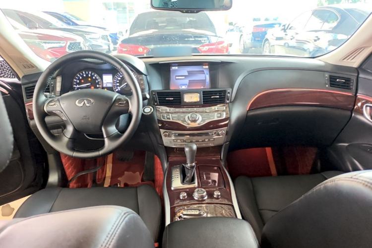 Used Infiniti Q70 2017 Q70L 2.5L Enjoyment Edition Center Console