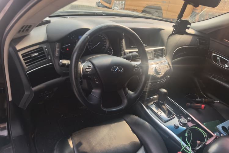 Used Infiniti Q70 2017 Q70L 2.5L Elite Edition Center Console