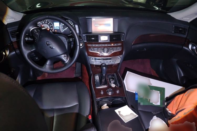 Used Infiniti Q70 2017 Q70L 2.5L Enjoyment Edition Center Console