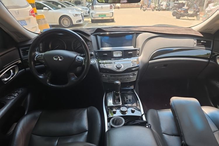 Used Infiniti Q70 2017 Q70L 2.5L Elite Edition Center Console